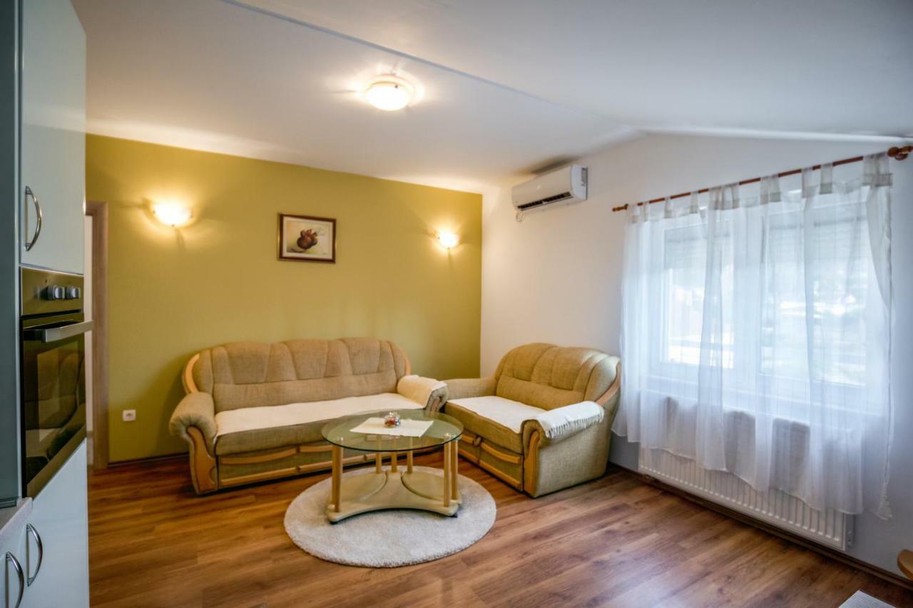 Arenta Apartments Metkovic Bagian luar foto