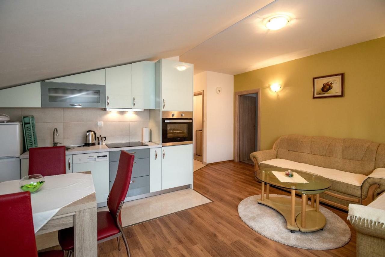 Arenta Apartments Metkovic Bagian luar foto
